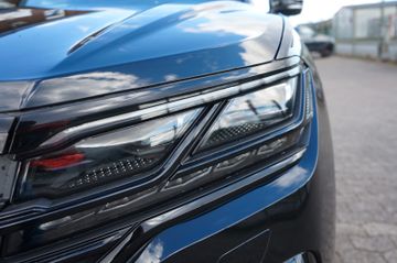 Fahrzeugabbildung Volkswagen Touareg R-Line 4Motion Black Style NETTO EXPORT
