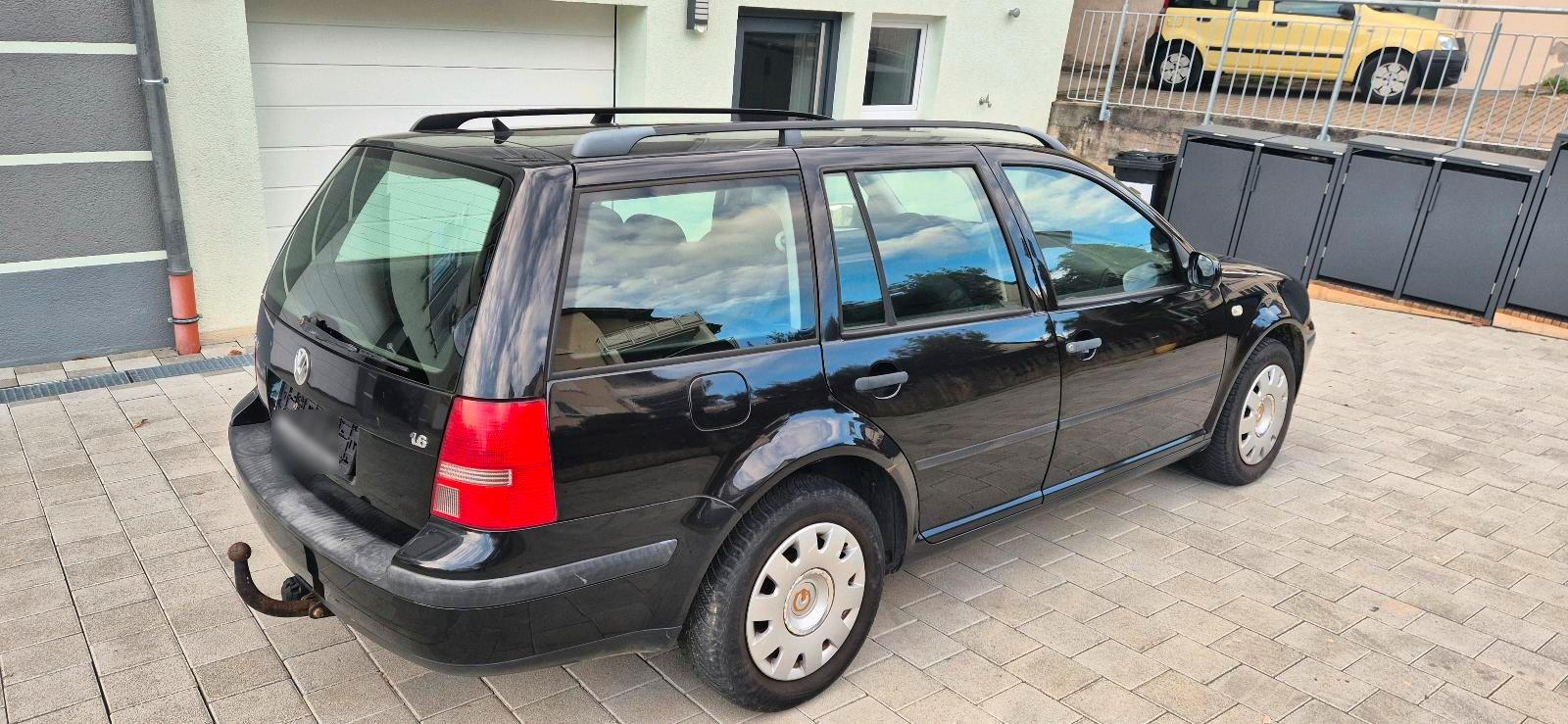 Volkswagen Golf 2006 — салон