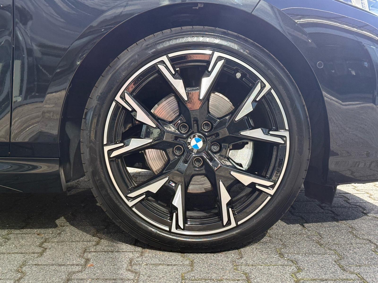BMW 120d M Sport //HeadUp IconicGlow Stop&Go