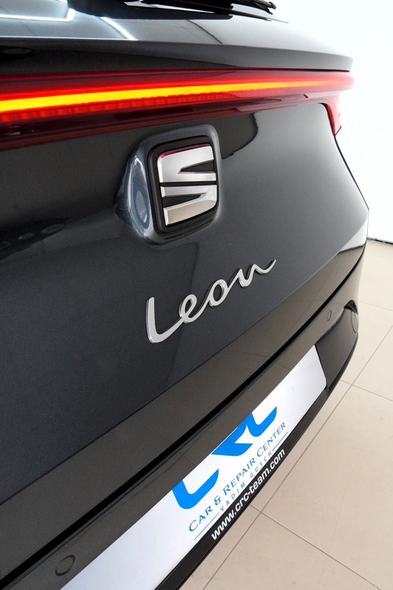 Fahrzeugabbildung SEAT Leon Sportstourer Style *Navi*Shz*CarPlay*