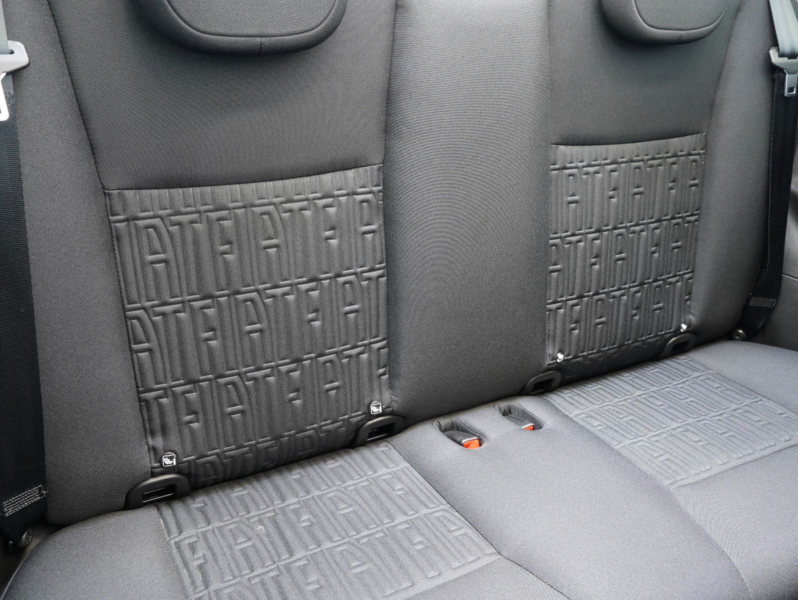 Fahrzeugabbildung Fiat 500e Cabrio 87KW/42kWh/DC-LADEN/CARPLAY/DAB