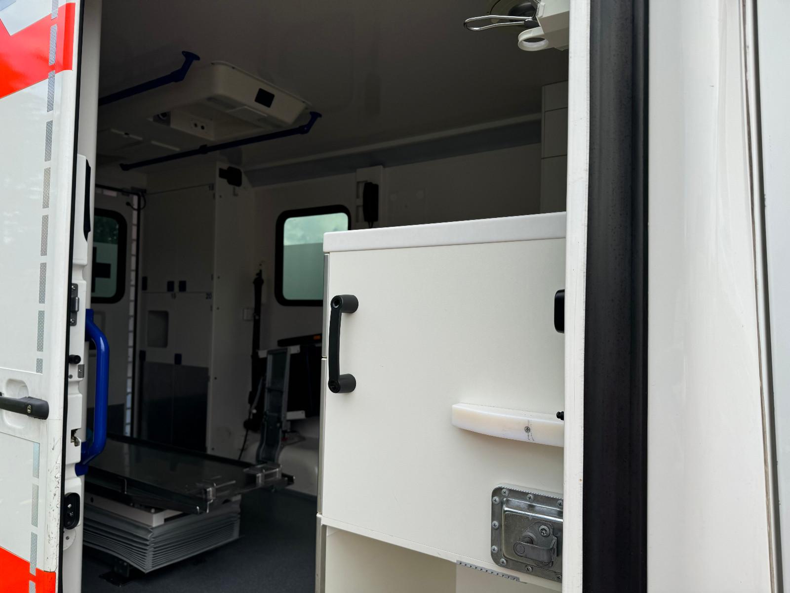 Mercedes-Benz Sprinter 2012 — photo 12