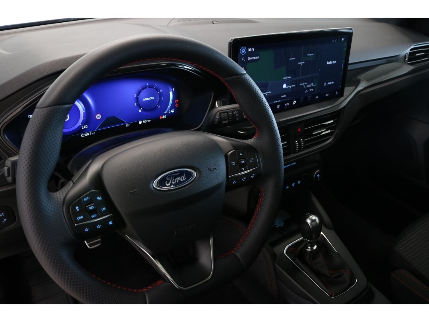 Fahrzeugabbildung Ford Focus ST-Line X VerkehrszeichenERK LED Tempomat