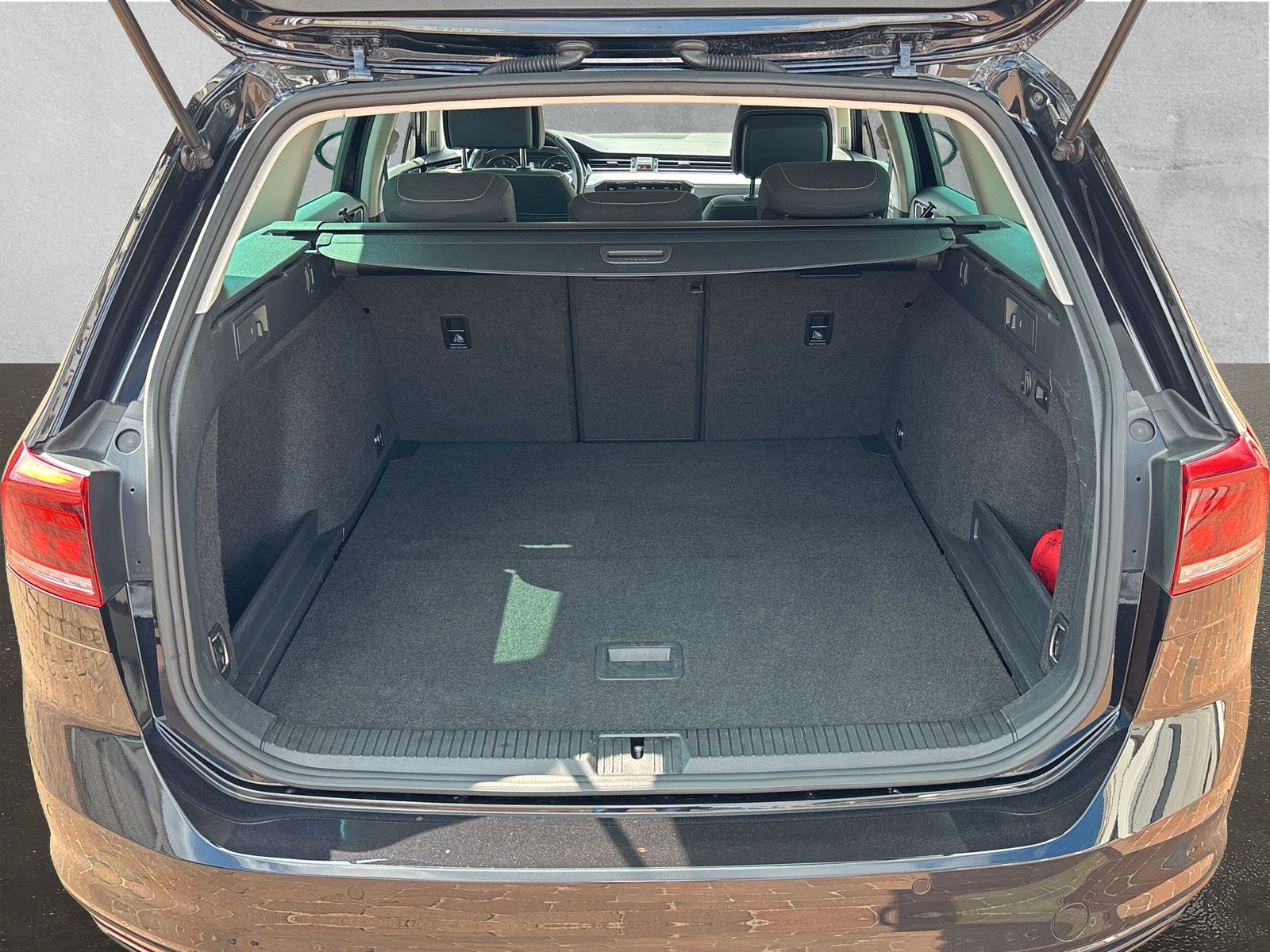 Fahrzeugabbildung Volkswagen Passat Variant Business 2.0 TDI DSG AHK RFK