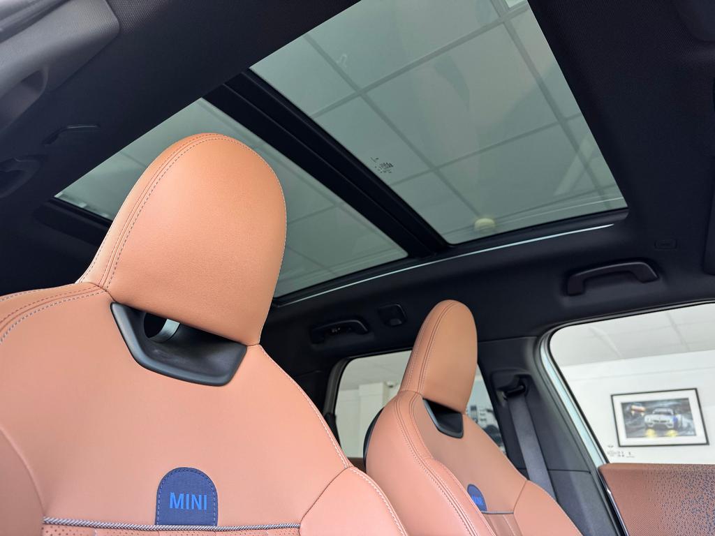 MINI Cooper C Countryman