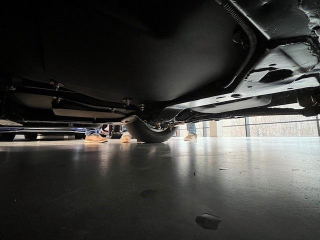 Vehicle photo 15