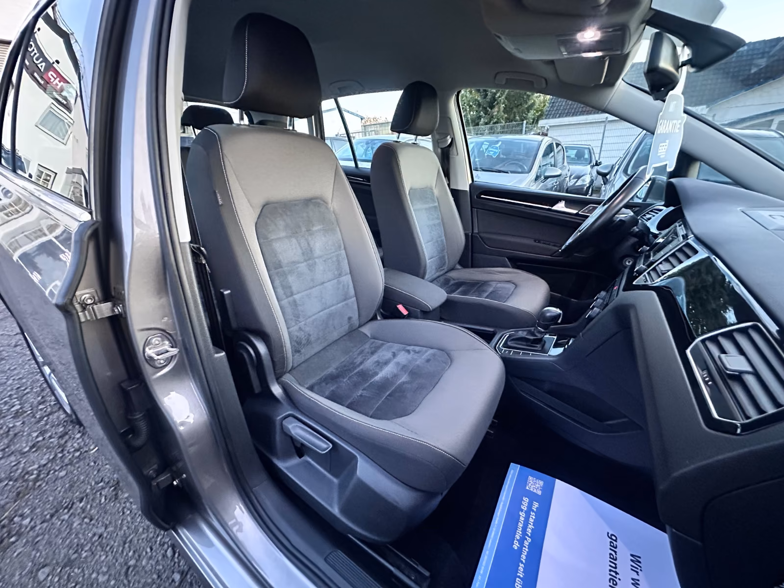 Volkswagen Golf Sportsvan VII 125PS Highline SitzHz AHK PDC