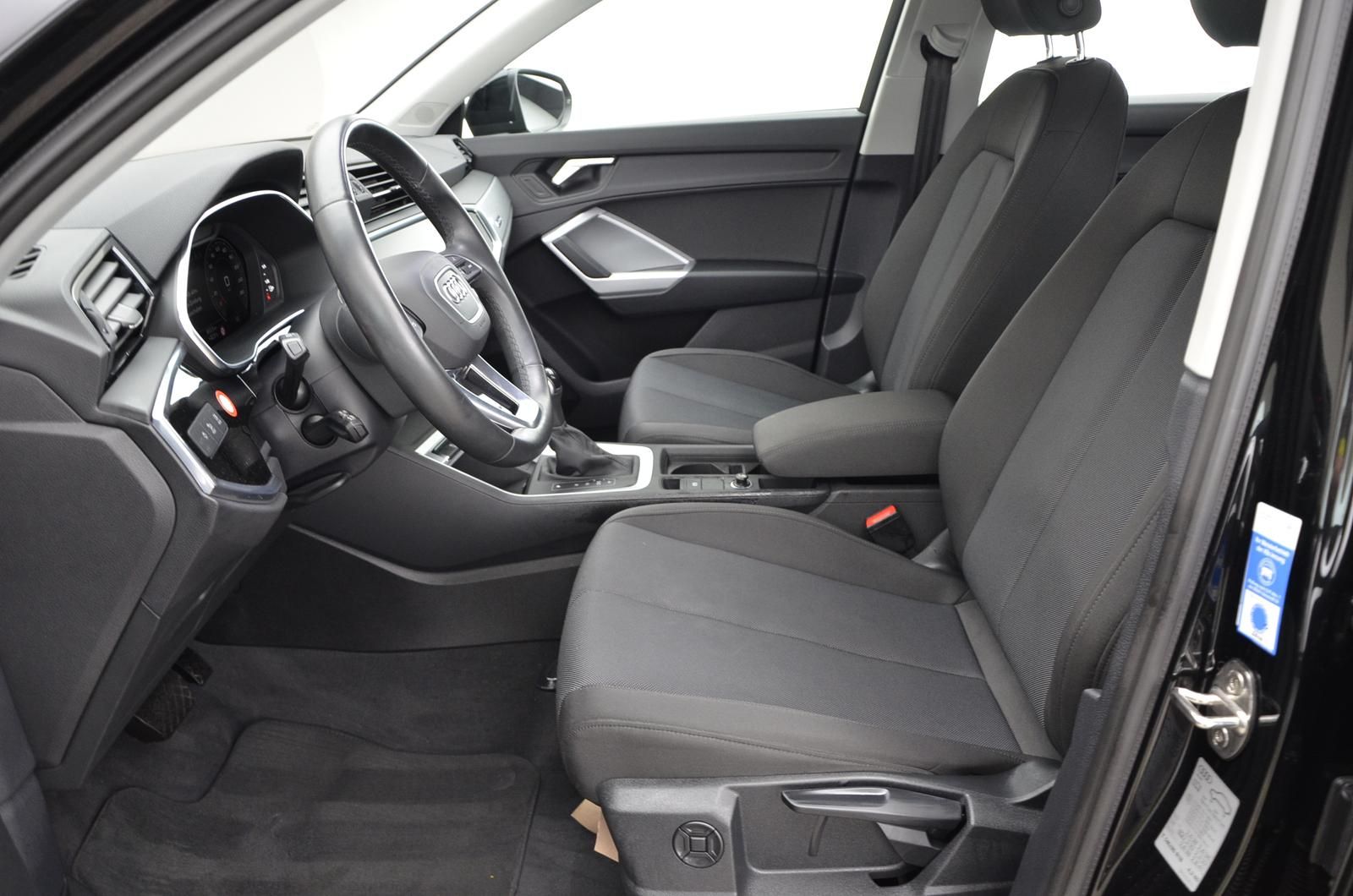 Fahrzeugabbildung Audi Q3 40 TFSI 140kW quattro S tronic Navi LED