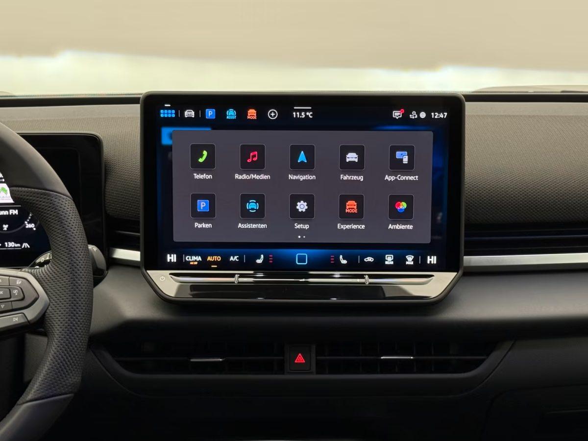 Volkswagen T-Roc 1.5 eTSI DSG R-Line +BLACK-STYLE+CAM+ACC+, миниатюра 24