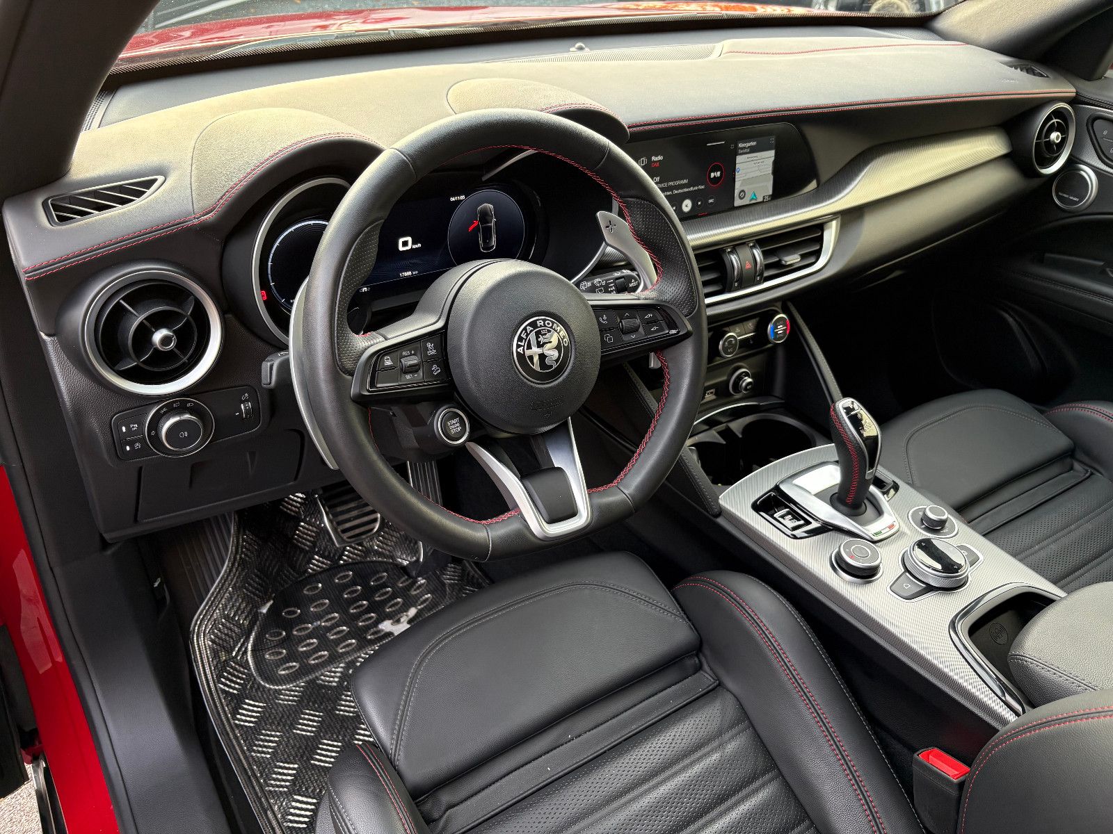 Fahrzeugabbildung Alfa Romeo Stelvio Competizione Q4/HARMAN/KARDON/KAMEERA