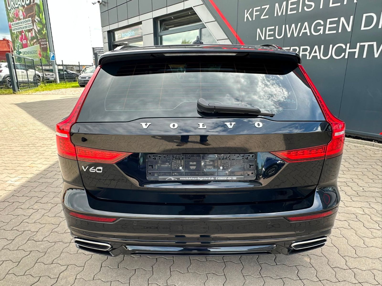 Volvo V60 Kombi R Design Expression Recharge Plug-In H foto 8