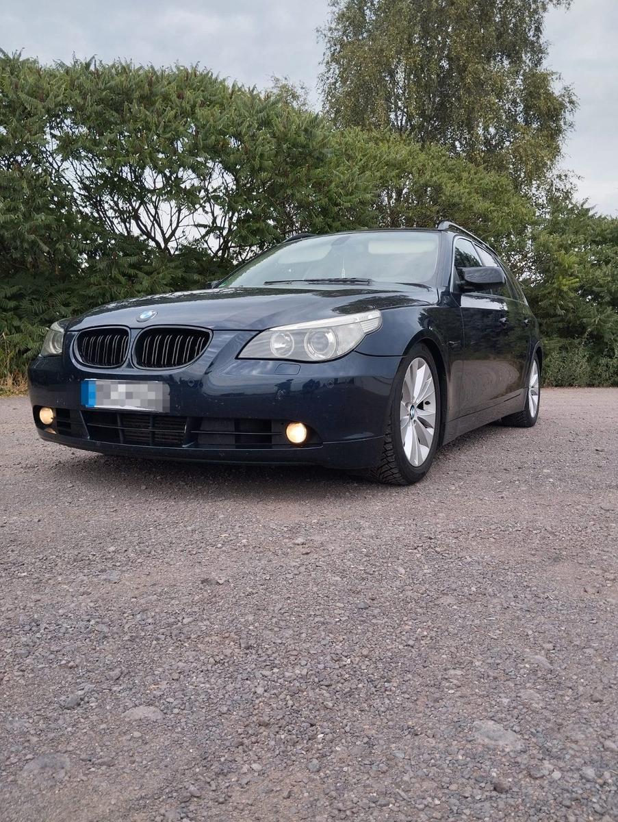 BMW 530 2006 — rear view