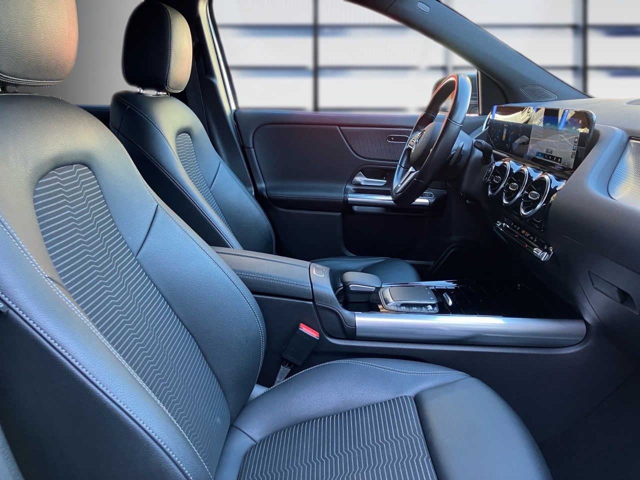 Fahrzeugabbildung Mercedes-Benz GLA 200 Progressive AHK+LED+Kamera+Aug.Rea+Carpl