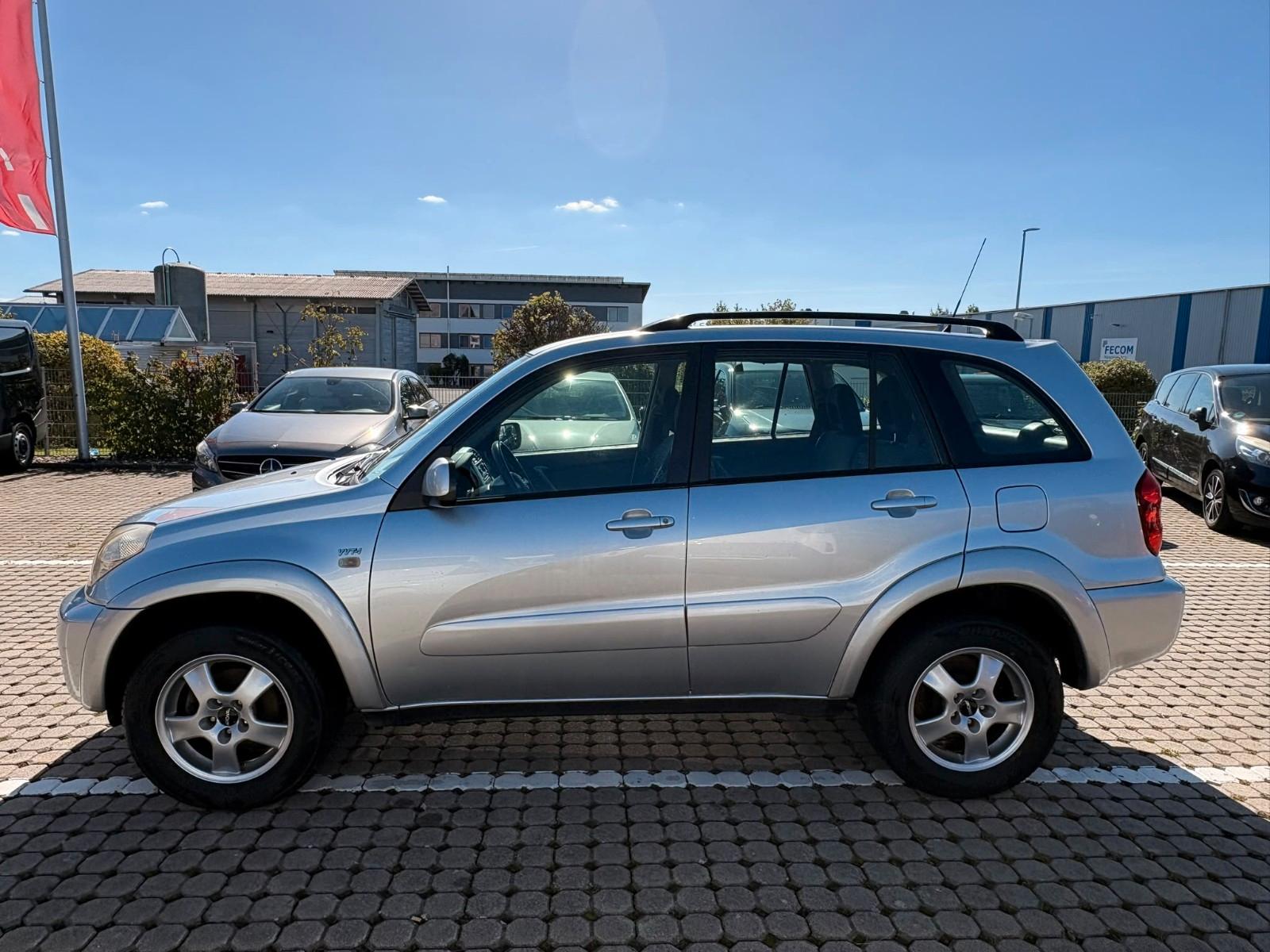 TOYOTA RAV4 - 2.0 -150 CV - BVM - VOLANT EN CUIR