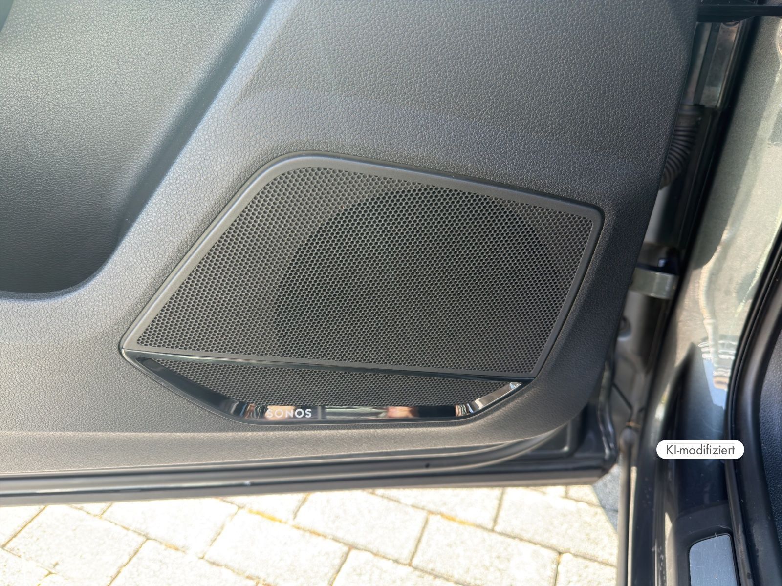 Audi RSQ3 - Bild 18