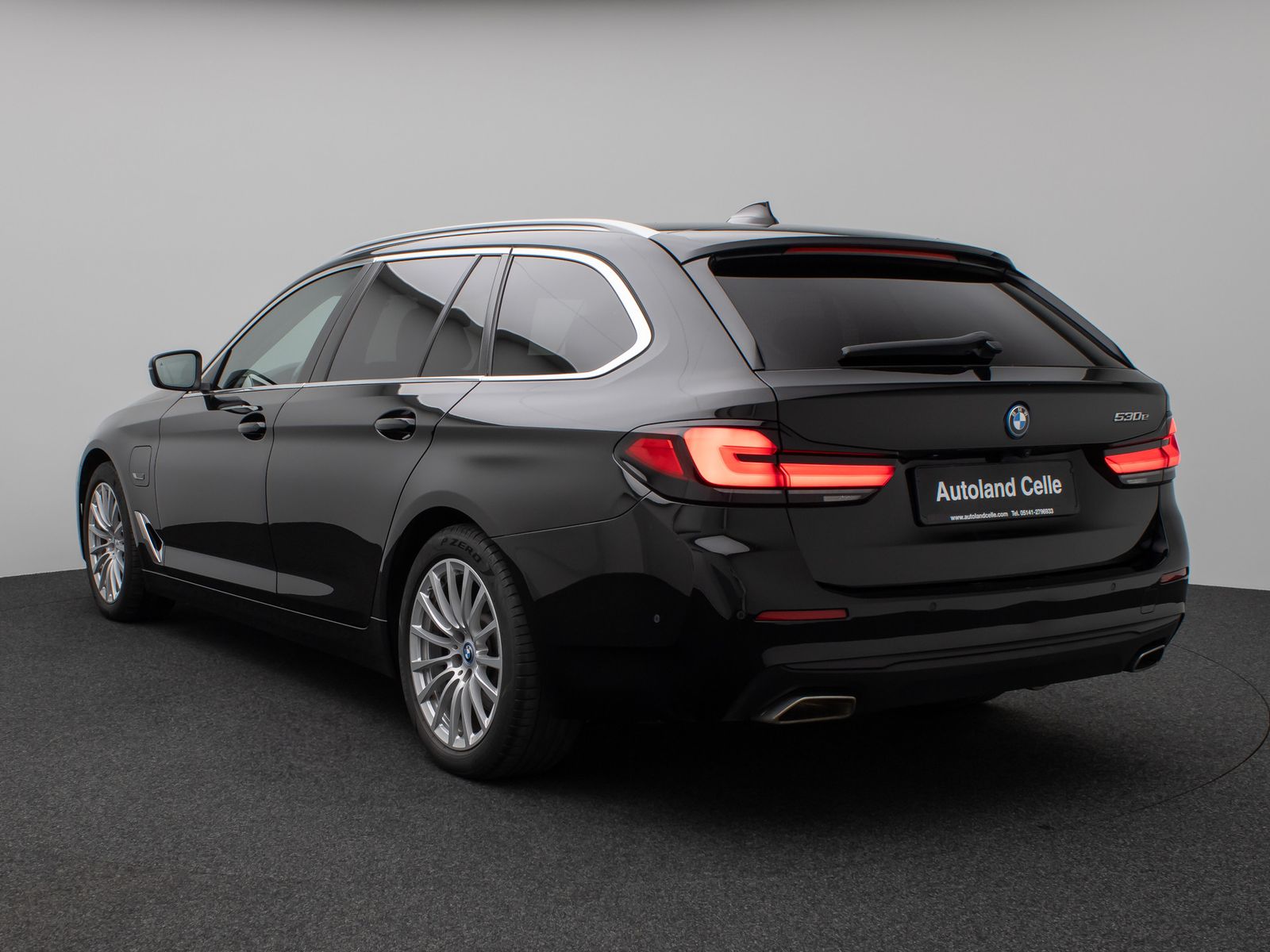 Fahrzeugabbildung BMW 530e Kamera Laser HUD DAB AHK Komfort AlarmLeder