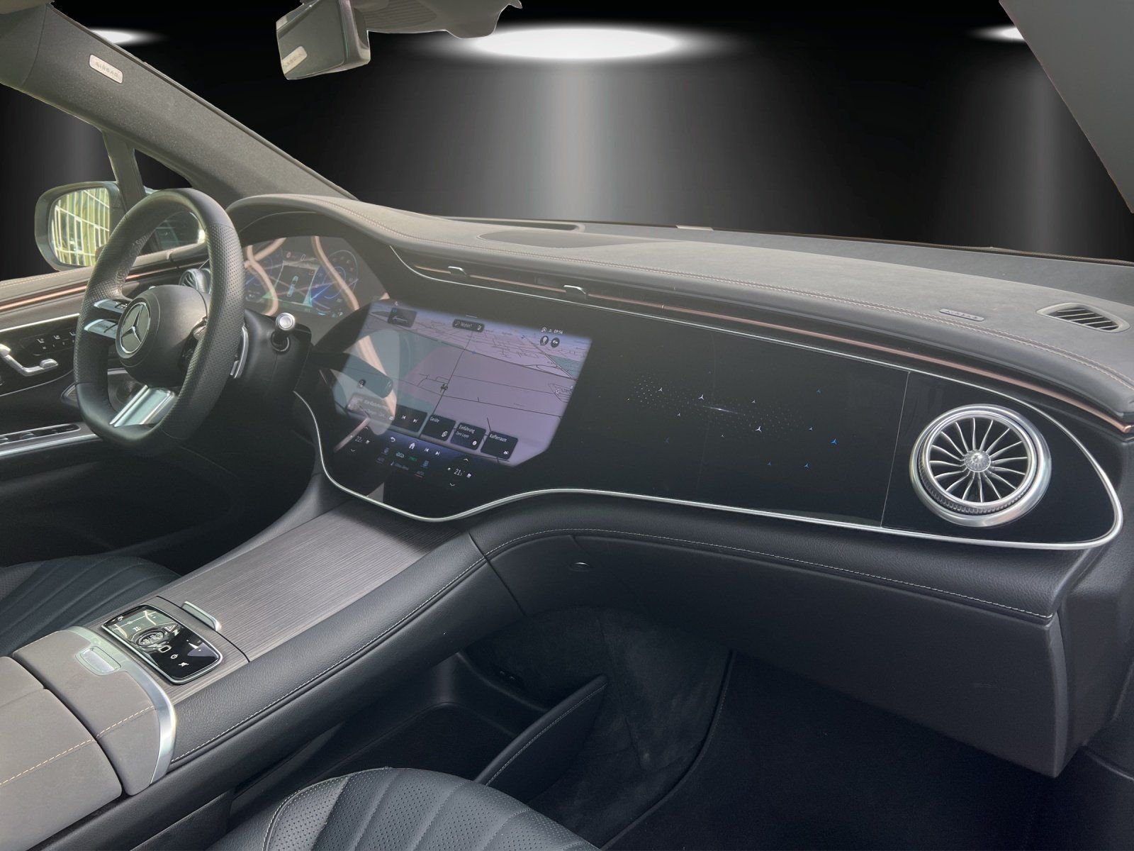 Fahrzeugabbildung Mercedes-Benz EQS 450 4M SUV AMG DISTRO Sitzkl HYPER HAL 360°