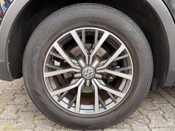 Volkswagen Tiguan - 10