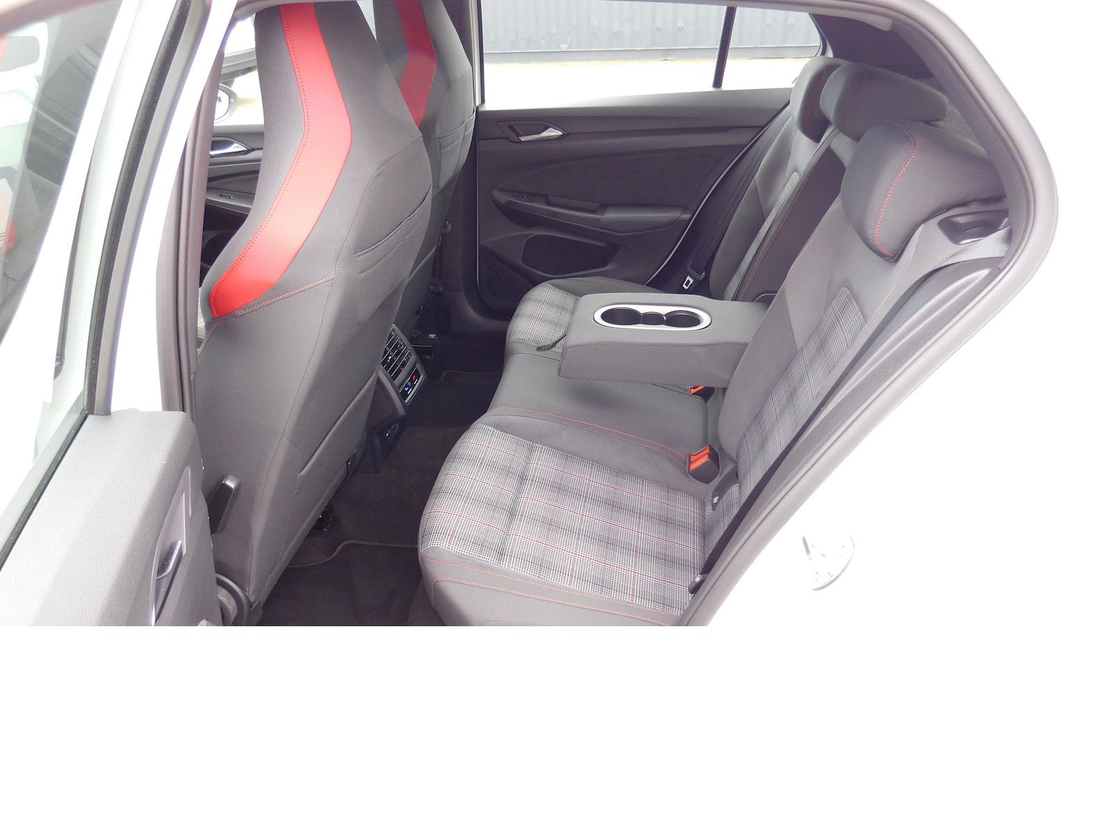 Volkswagen Golf GTI 2.0 VIII TSI Performance 4Trg Navi foto 16