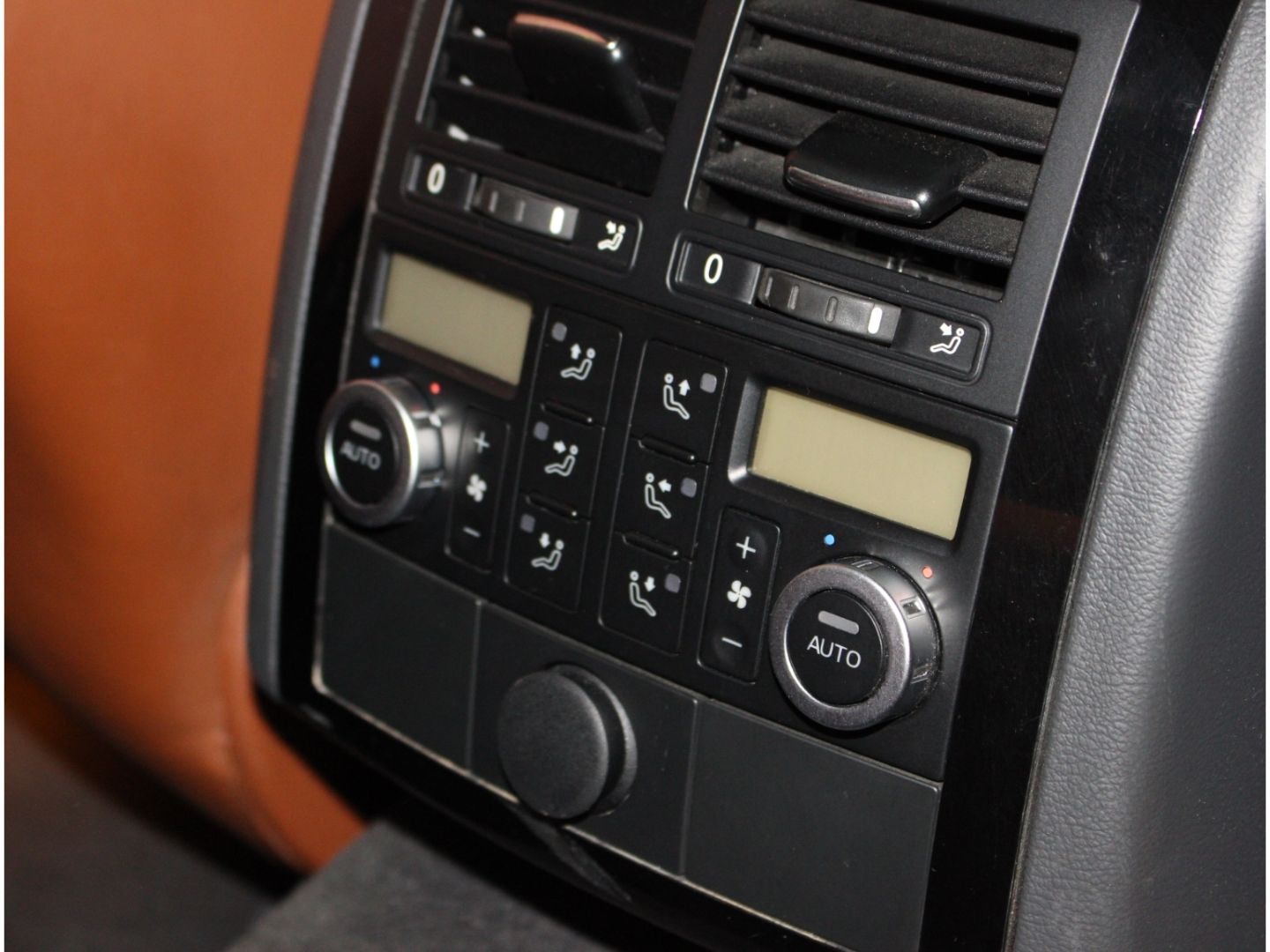 Fahrzeugabbildung Volkswagen Touareg 3.0 TDI V6 TDI DPF 2. Hand*Standhzg*VOLL