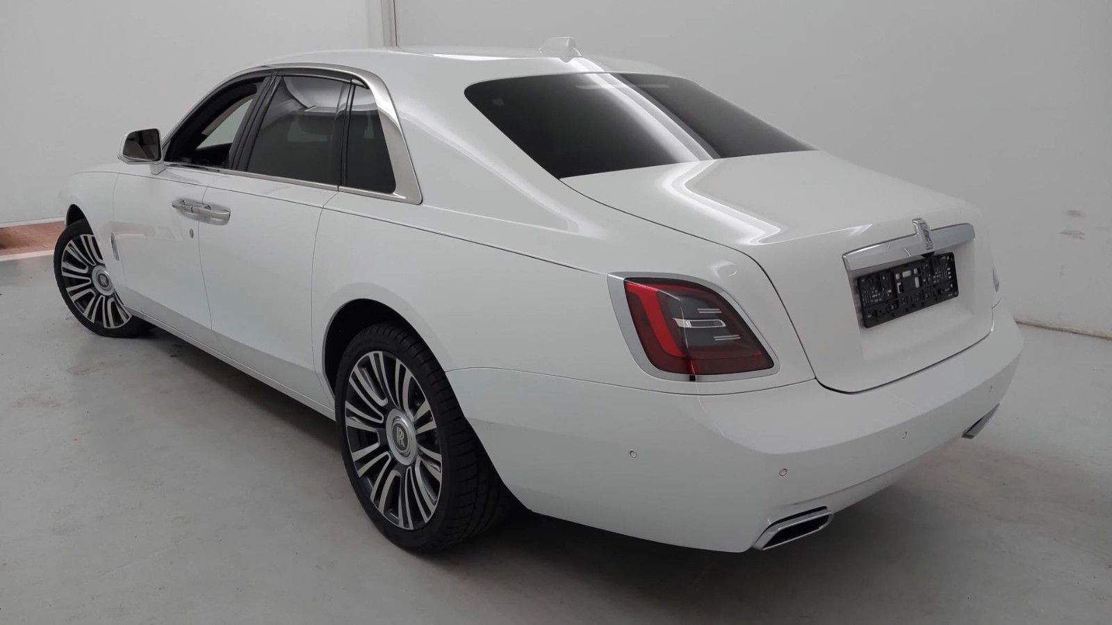 Fahrzeugabbildung Rolls-Royce Ghost ACC Memory HuD Lounge SternenH. Luft 360°