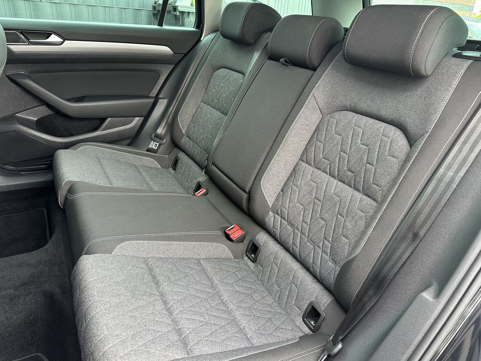 Fahrzeugabbildung Volkswagen Passat Variant GTE NAV+LED+PANORAMA+ACC+AHK+17ZO