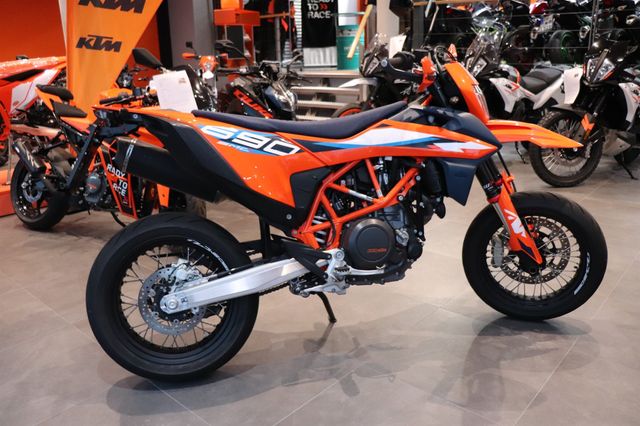 KTM 690 SMC R inkl. Remus - Carbonabdeckung -