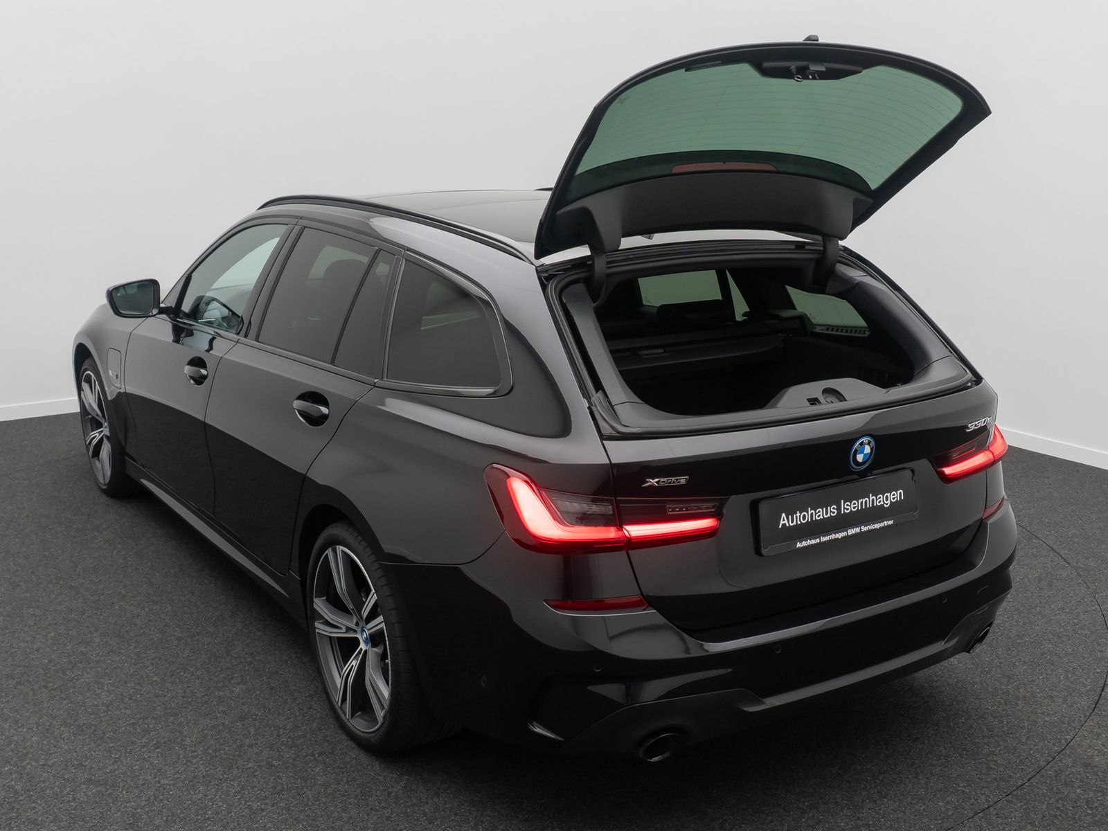 Fahrzeugabbildung BMW 330e xD M Sport Kamera Laser HUD DAB HiFi Komfor