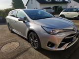 Toyota Avensis 1,8-l-Valvem. Executive Touring Spor... - gebrauchte Toyota Avensis aus dem Jahr 2018