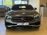 Mercedes-Benz E 300 Plug-in*MBUX*Pano*ACC*LED*CAM*SHZ*Navi*DAB - Hybrid (Diesel/Elektro): Silber, Kombi