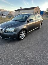 Toyota Avensis - Toyota Avensis aus 2008 mit Diesel-Antrieb