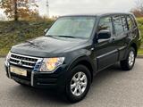 Mitsubishi Pajero 3.2 DI-D Aut.*7-Sitzer *nur 34.000KM *AHK - Mitsubishi Pajero: 3.0