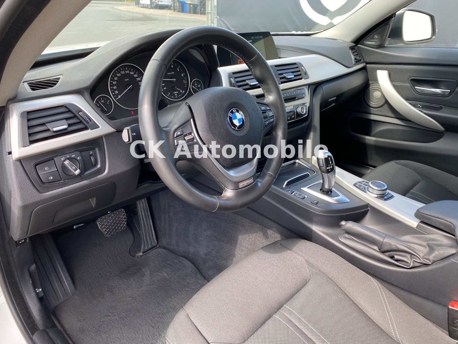 Fahrzeugabbildung BMW 420i xDrive Gran Coupe Advantage/Navi/LED/Kamera