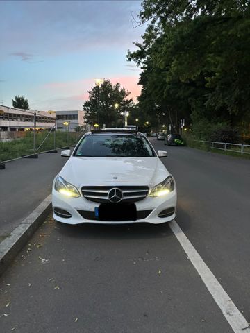 MERCEDES-BENZ E 220 BlueTEC BlueEFF. Edition Autom. Edition