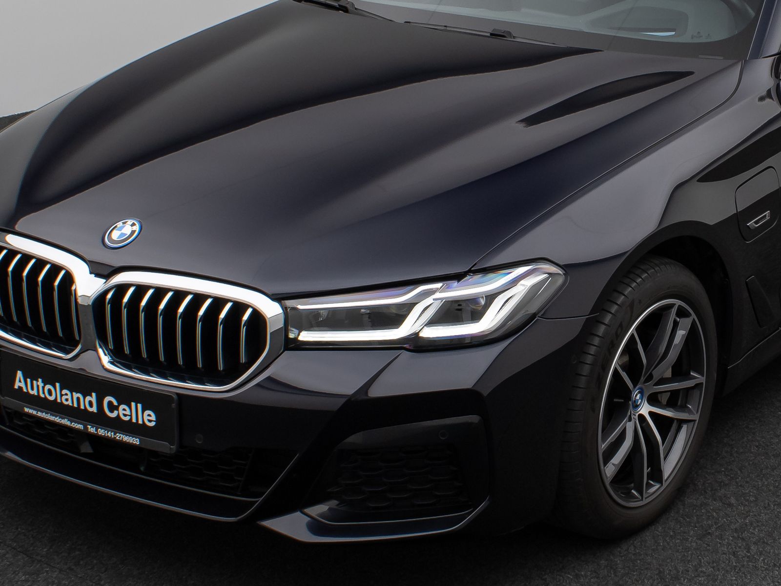 Fahrzeugabbildung BMW 520e M Sport Kamera Laser HUD DAB HiFi Komfort