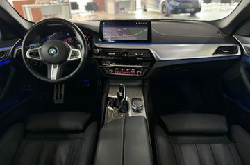 Fahrzeugabbildung BMW 530d xD M Sport HUD HI-FI Komfortsitz Laserlicht