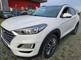 Hyundai TUCSON 1.6 PREMIUM * PANORAMADACH - Hyundai Gebrauchtwagen in Wiesbaden