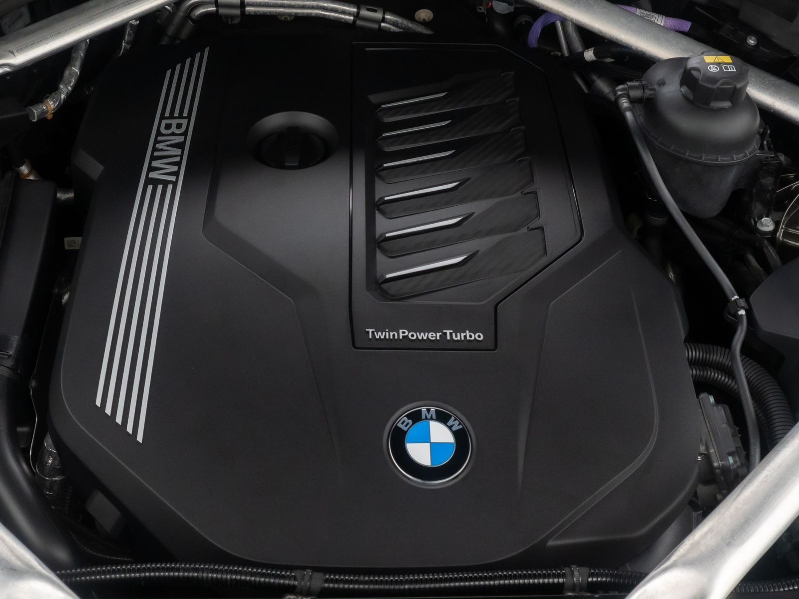 Fahrzeugabbildung BMW X6 xD40i M Sport 360°DAB Panorama Individual 22"