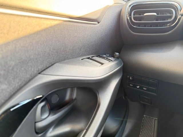 Fahrzeugabbildung Toyota Yaris Cross Teamplayer 1.5l Hybrid 130PS Kamera!