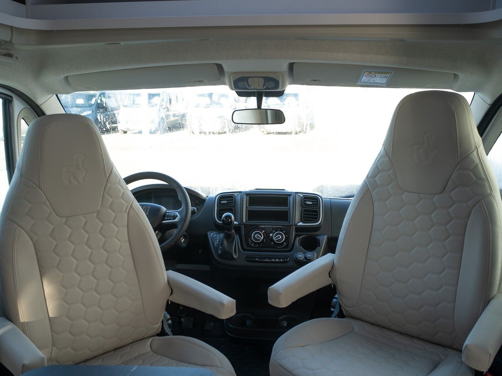 Fahrzeugabbildung Etrusco T-Modell Base 6.9 SBC Markise*Chassis+Komf-Paket