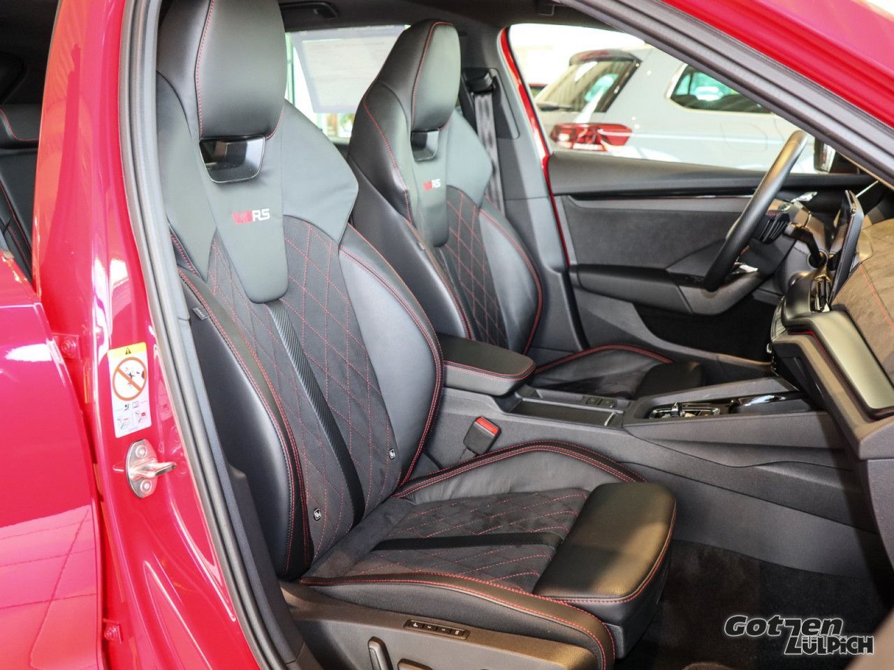 Fahrzeugabbildung SKODA Octavia Combi 2.0 TDI RS DSG Navi AHK Pano DCC