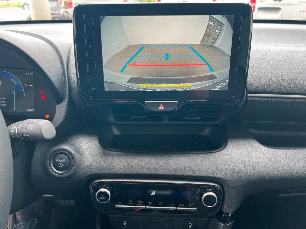 Fahrzeugabbildung Toyota Yaris Hybrid 1.5 Teamplayer Safety +Comfortpaket