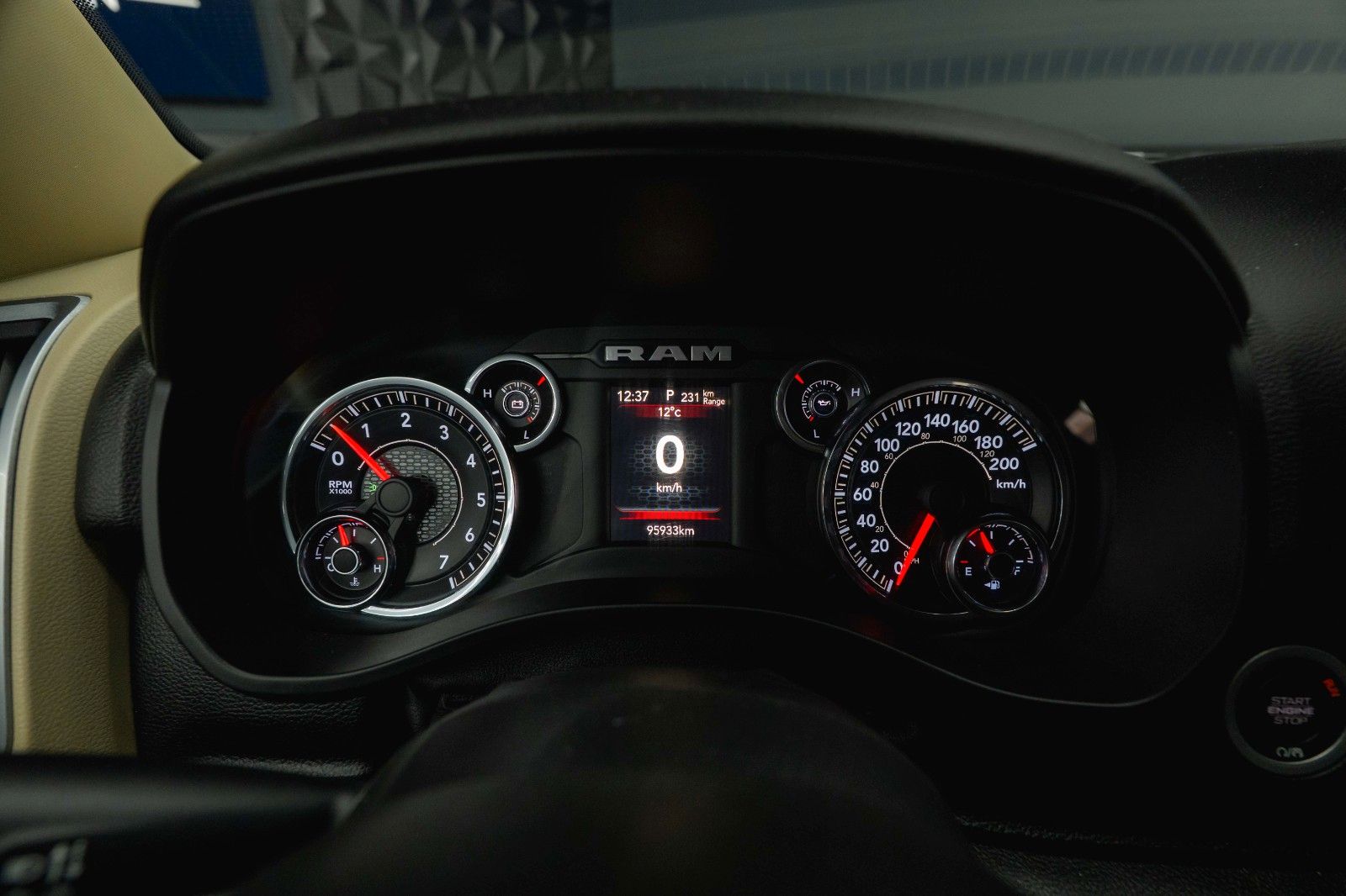 Fahrzeugabbildung Dodge RAM 5.7 V8 HEMI 4x4 OFFROAD LONGBED AXLE LOCK