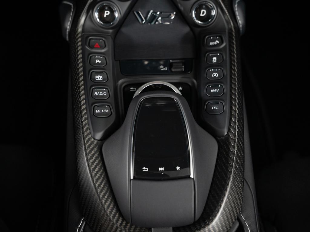 Aston Martin V12 Vantage