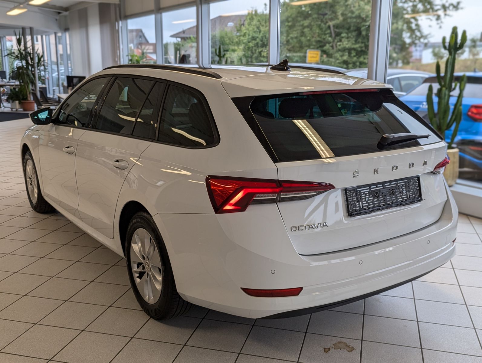 Fahrzeugabbildung SKODA Octavia 2.0 TDI Ambition Columbus Pano LED