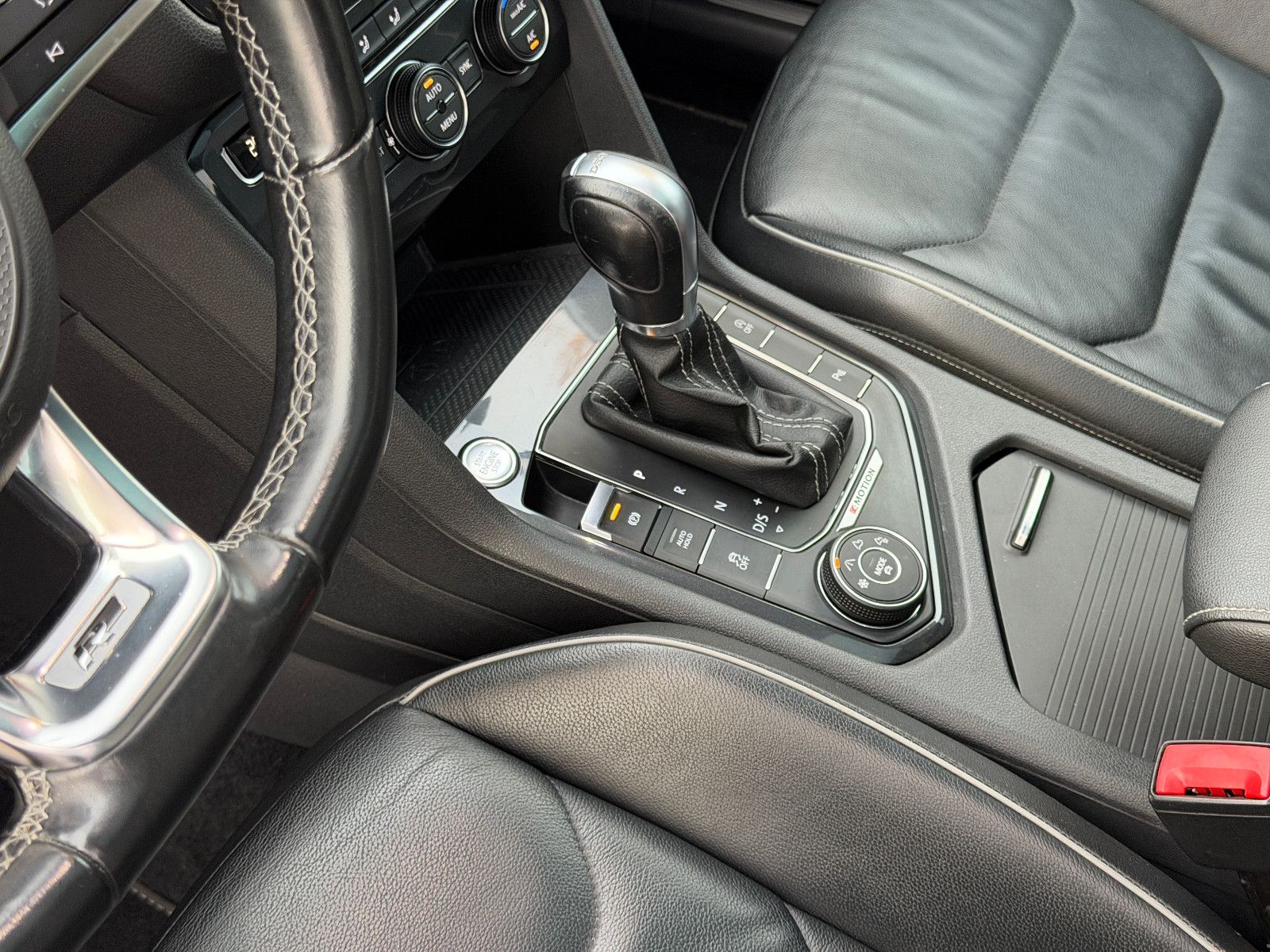 Fahrzeugabbildung Volkswagen Tiguan Allspace Highline 4Motion/R-LINE/PANO/LED