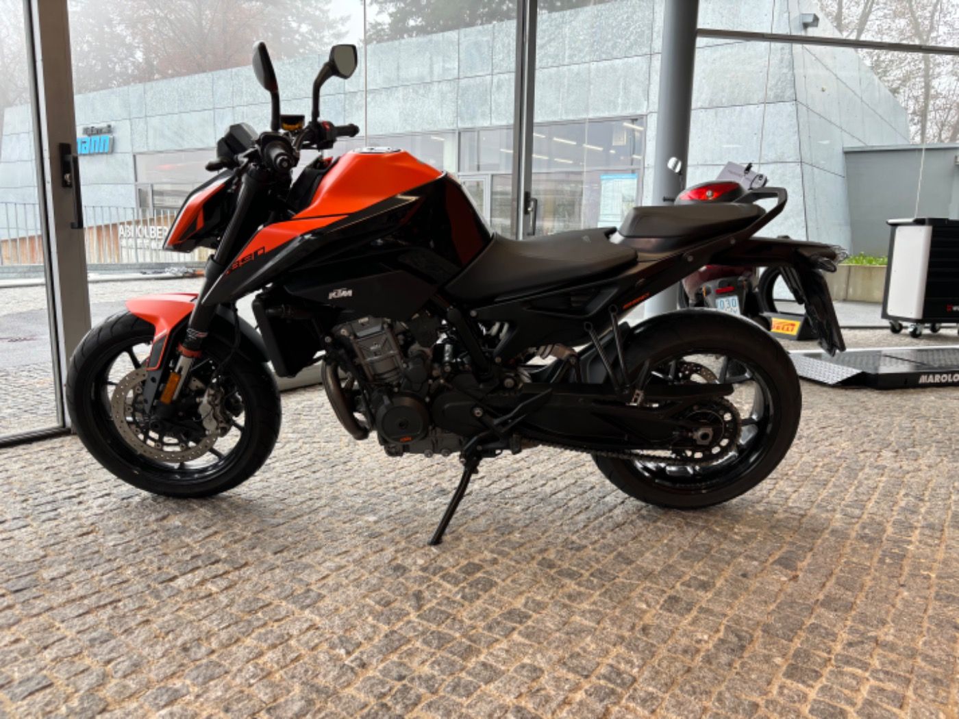 Fahrzeugabbildung KTM 890 Duke