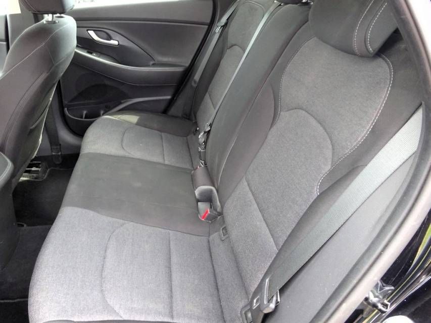 Fahrzeugabbildung Hyundai i30 Kombi 1,5 T-GDI 48V-Hybrid Edition 30