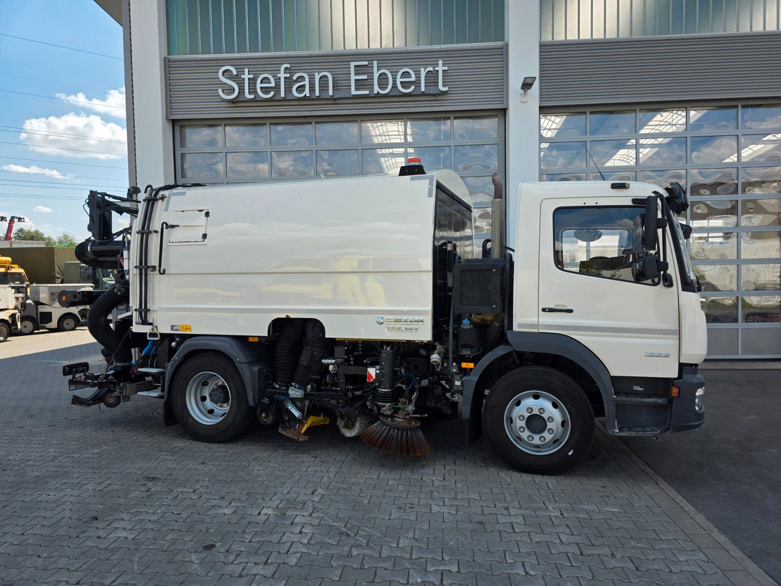 Fahrzeugabbildung Mercedes-Benz Atego 1323 LKO FAUN VIAJET 6 R H - Heckabsaugung