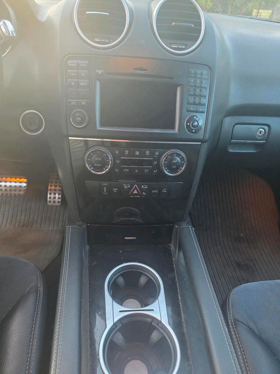 Mercedes-Benz ML300 2011 — photo 10